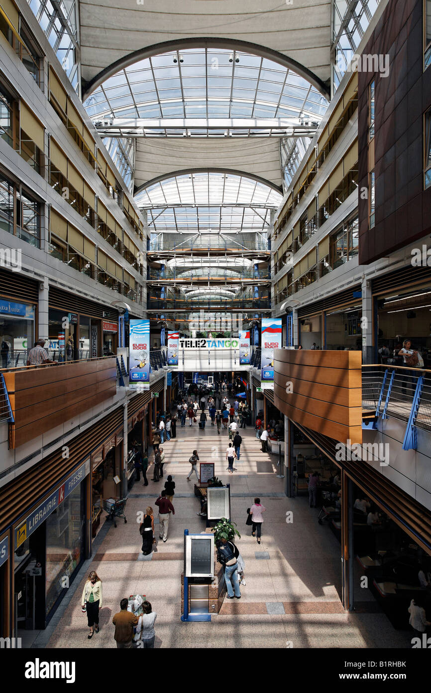 Almada, Portugal. Auchan Pet shop or store in the Almada Forum shopping  mall or center. Auchan is a French hypermarket, supermarket or superstore  Stock Photo - Alamy