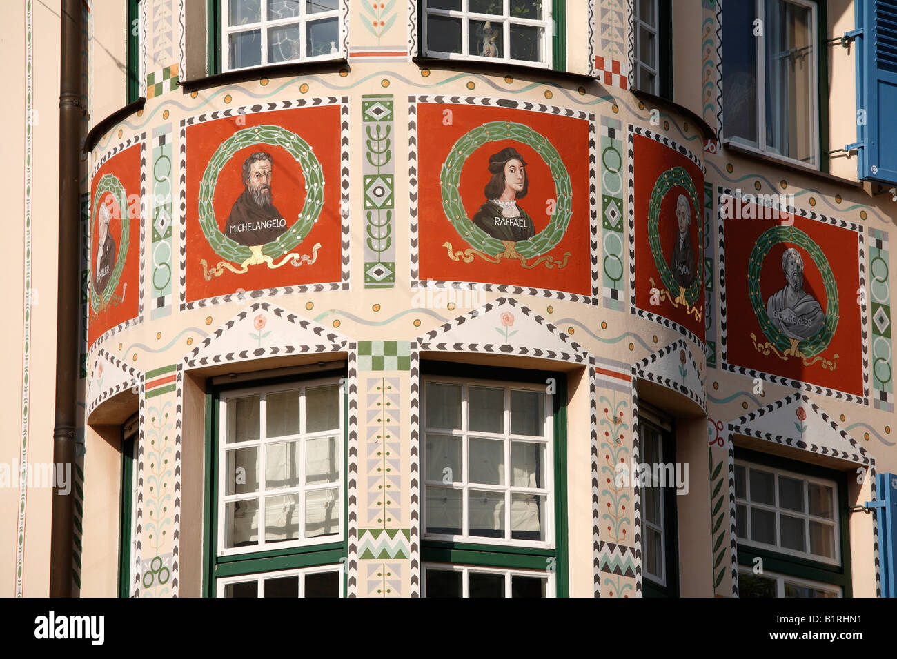 Medallion portraits of Michelangelo, Raphael and other prominent artists painted on Palais Bissing in Georgenstrasse Street 10, Stock Photo