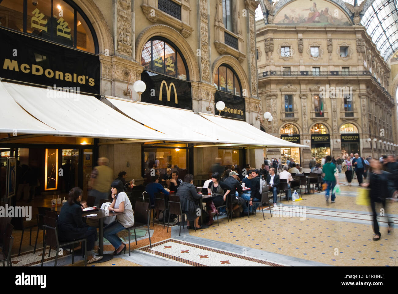 Mcdonalds in Milan Italy Stock Photo - Alamy