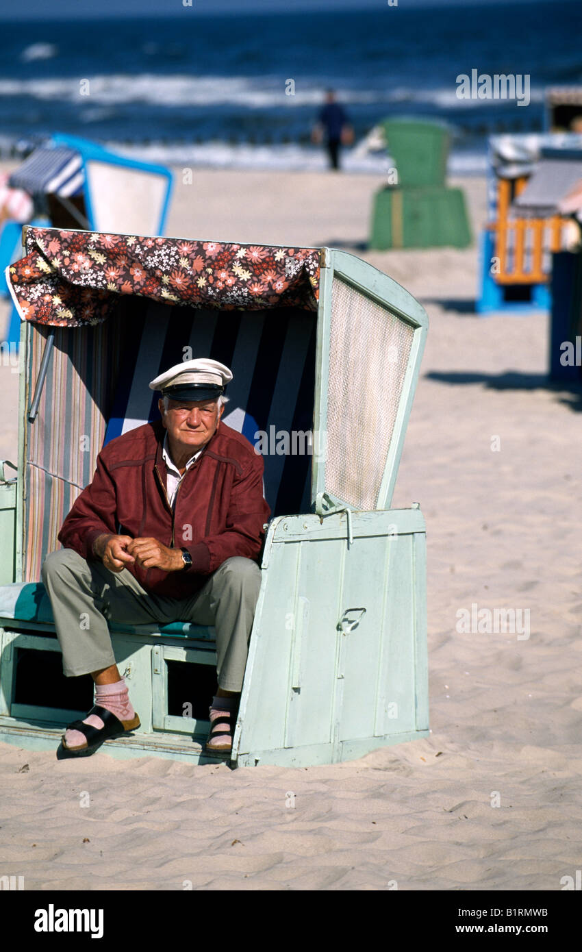 Beach chair renter, Heringsdorf, Usedom, Baltic Sea, Mecklenburg-Vorpommern, Germany Stock Photo