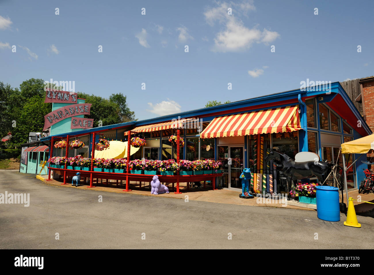 Historic famous Lynns Cafe Louisville Kentucky KY Stock Photo Alamy