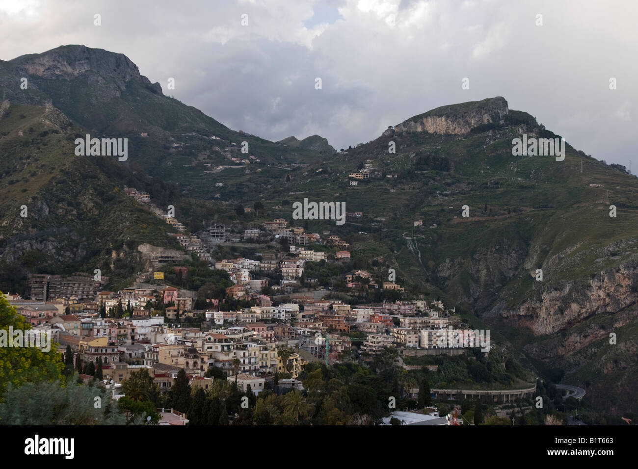 Mound Slope Hi res Stock Photography And Images Alamy mound-slope-hi-res-stock-photography-and-images-alamy
