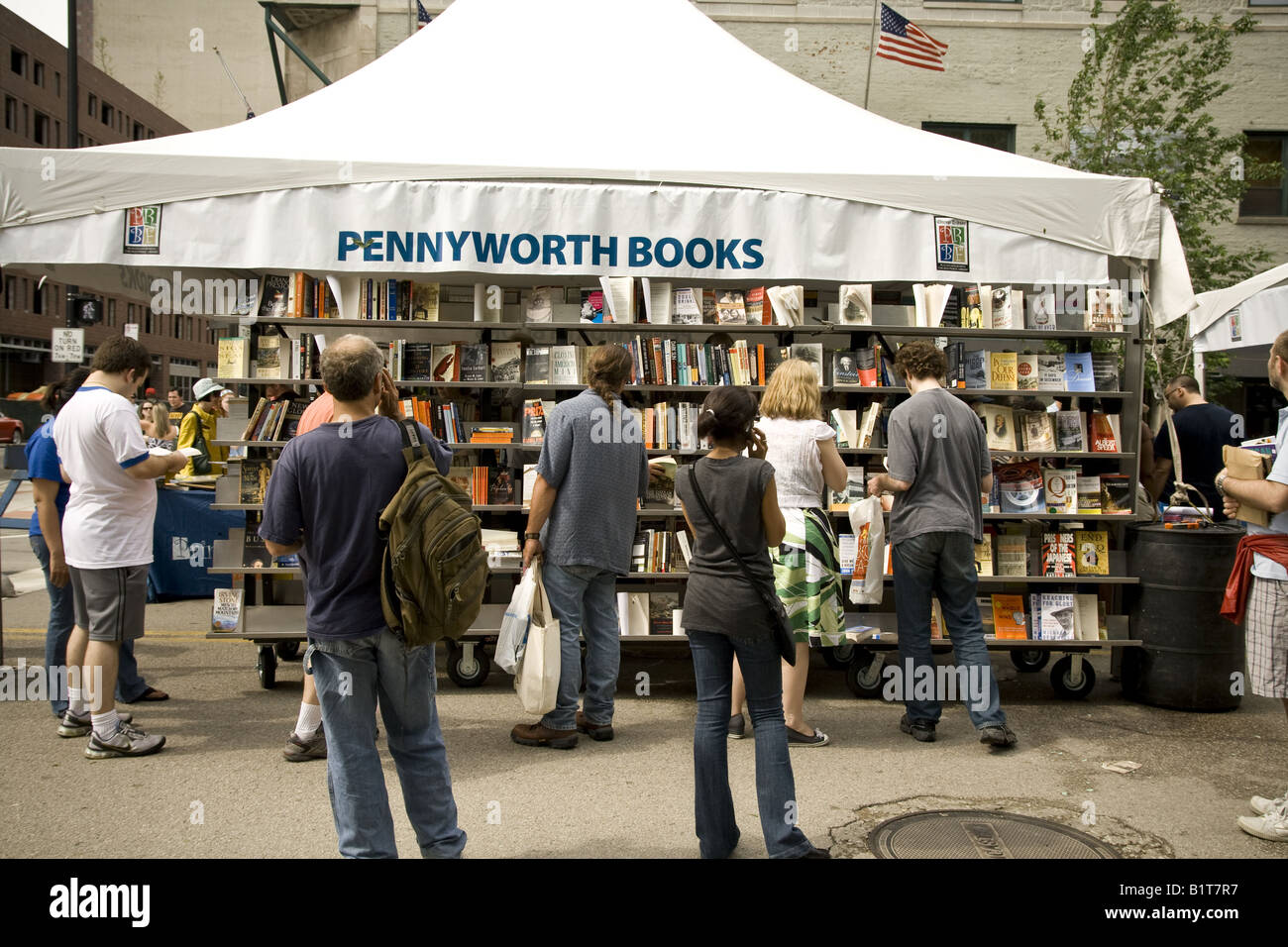 Chicago summer street activity hires stock photography and images Alamy