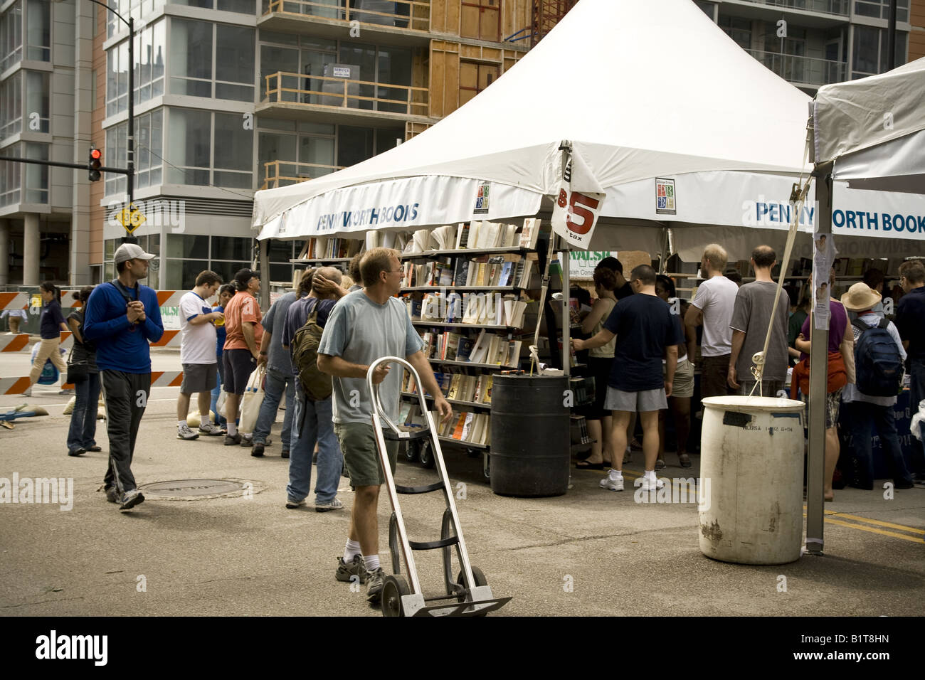 Chicago summer street activity hires stock photography and images Alamy