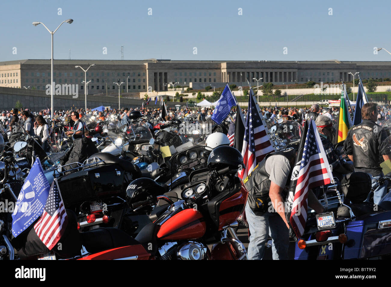 Motorcyles gathering at the Pentagon prior to the parade during Rolling Thunder 2008. Stock Photo