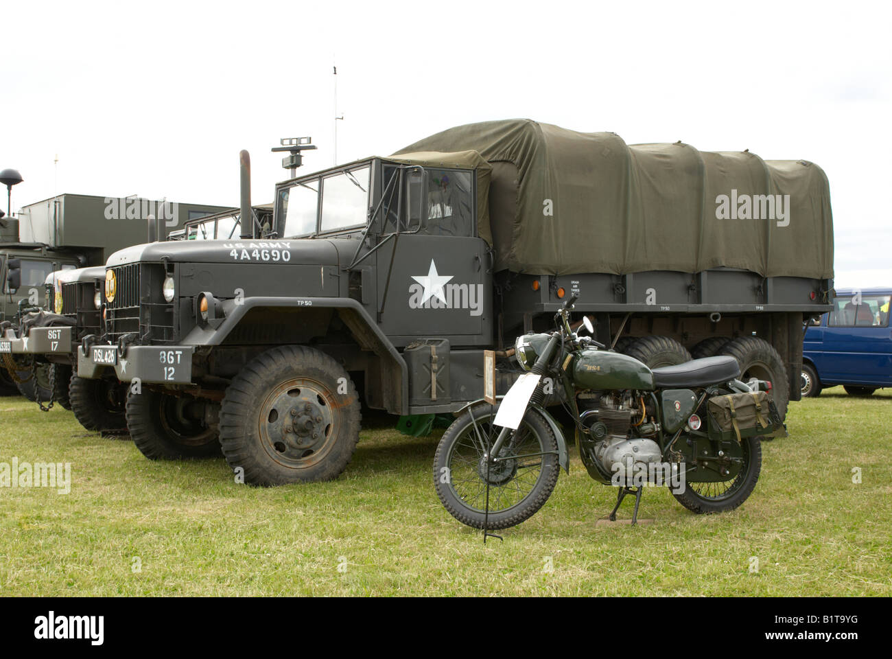Soft top army vehicles hi-res stock photography and images - Alamy