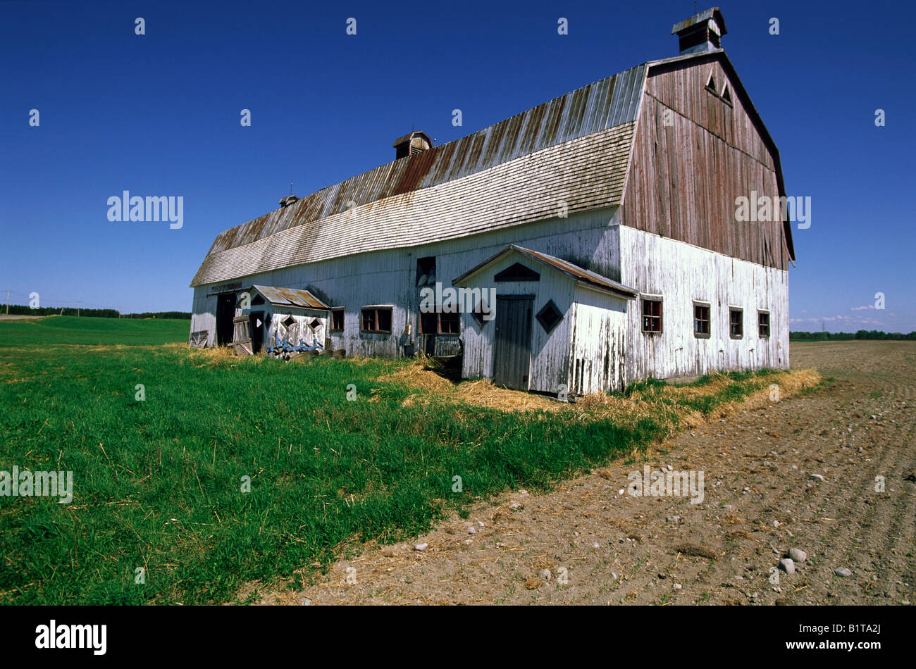 Large wooden barn in disrepair, southcentral Quebec, Canada Stock Photo Alamy