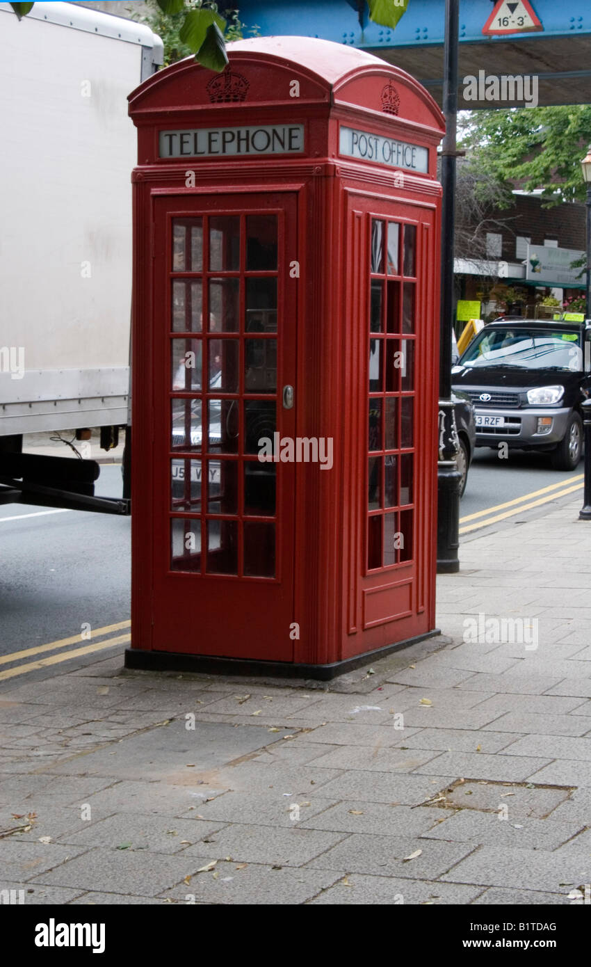 TELEHONE AND POST OFFICE BOOTH, FRODSHAM Stock Photo