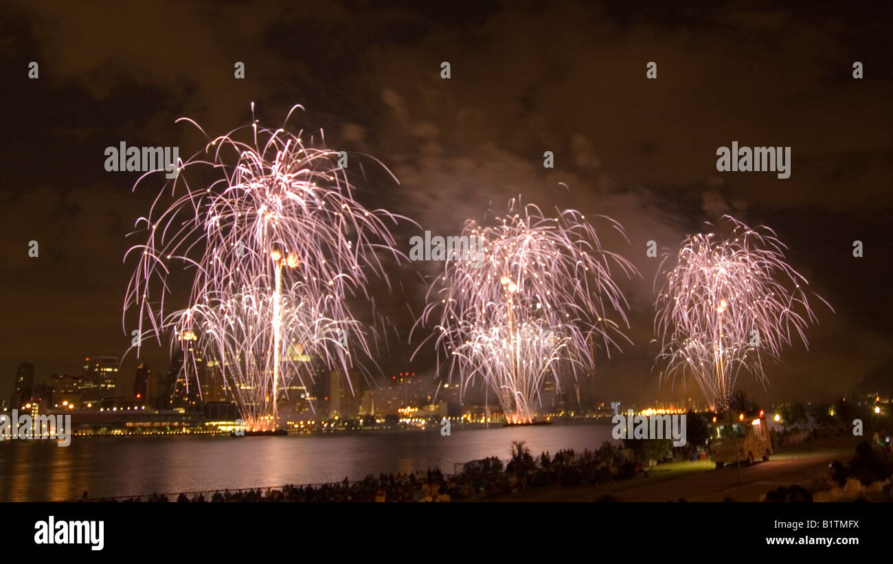 Detroit skyline fireworks hires stock photography and images Alamy
