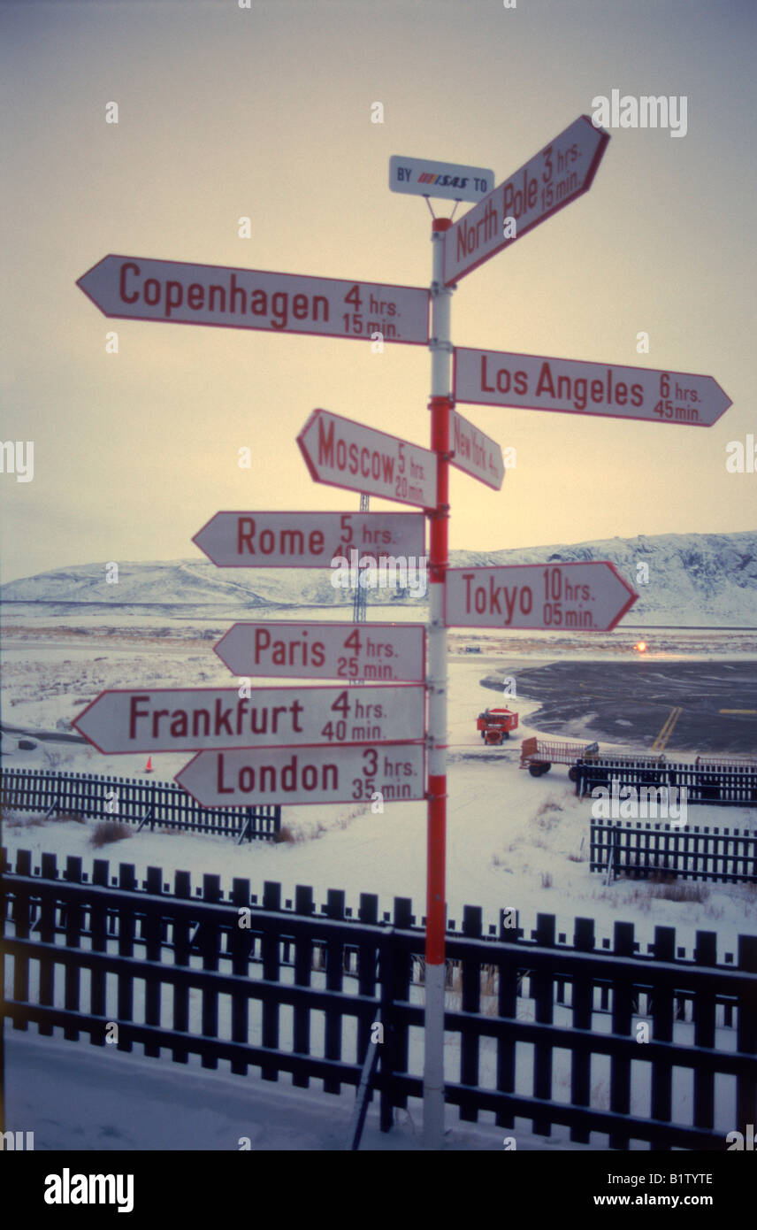 Countries direction sign hi-res stock photography and images - Alamy