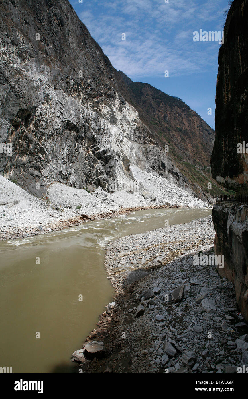 Tiger Leaping Yunnan, China Stock Photo Alamy