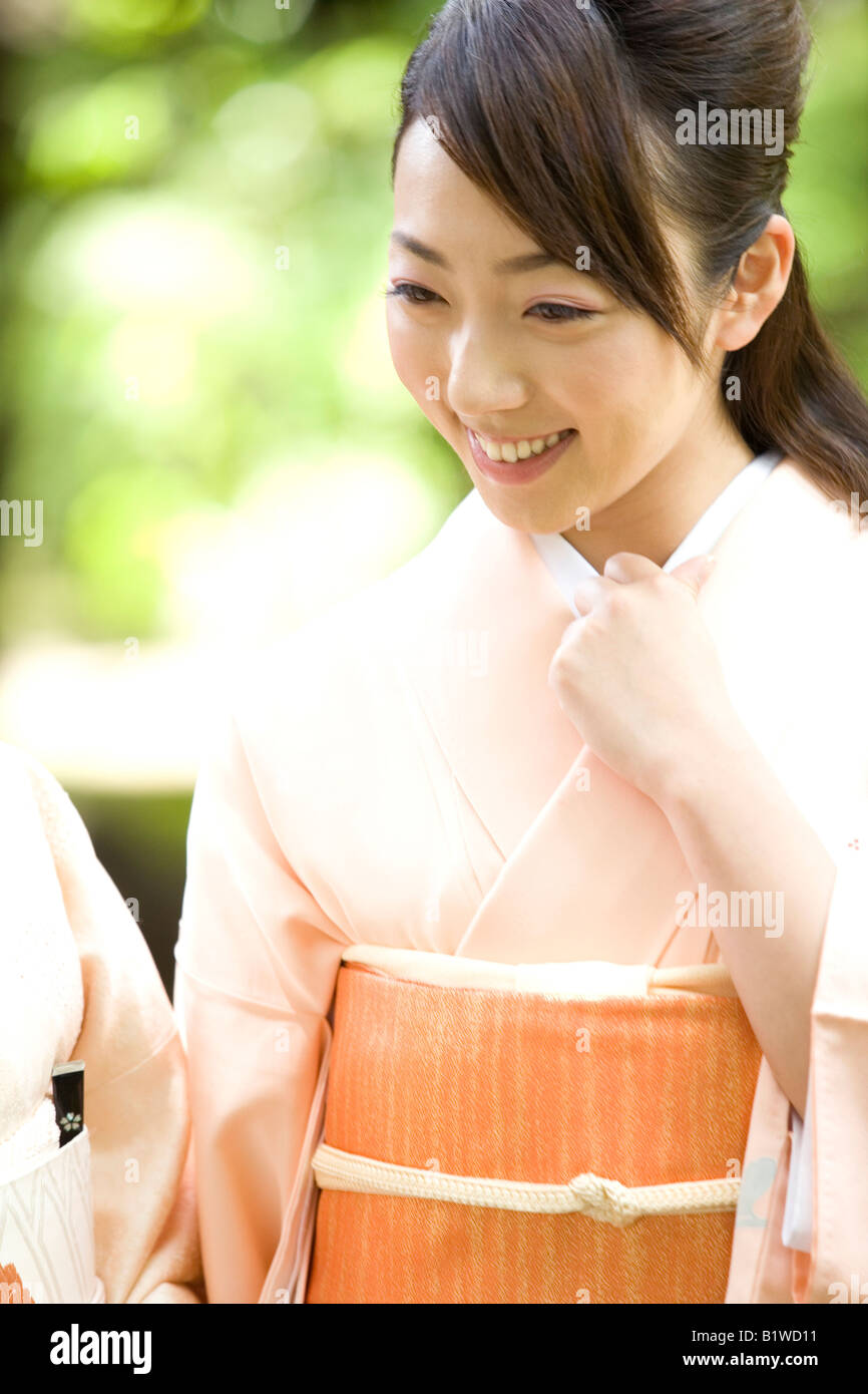 Japanese woman wearing kimono Stock Photo Alamy