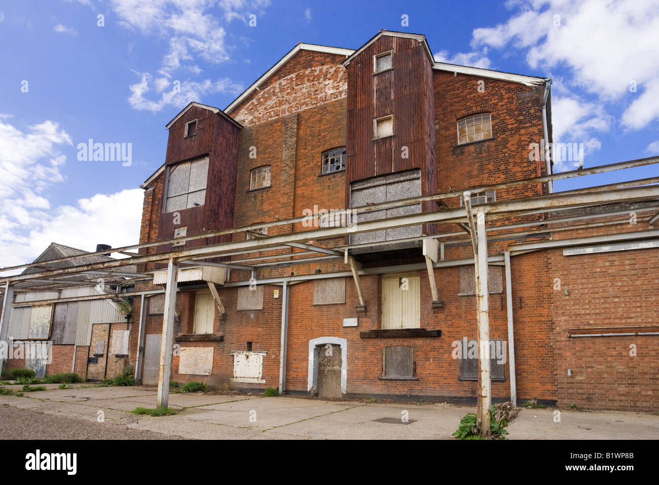 Abandoned factory uk hires stock photography and images Alamy