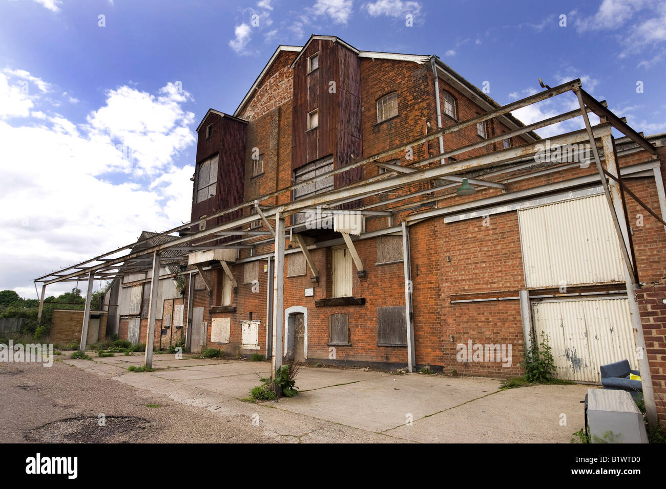 the old derelict Burlingham & Sons Ltd warehouse at Bury St