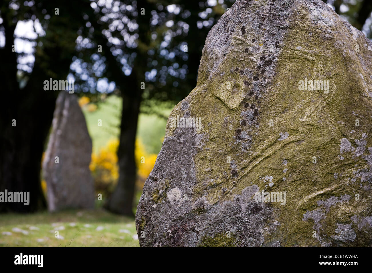 Standing Stones around Clava Cairns burial chambers, Nairnshire. Scotland. Prehistoric Burial Cairns of Bulnuaran of Clava Stock Photo
