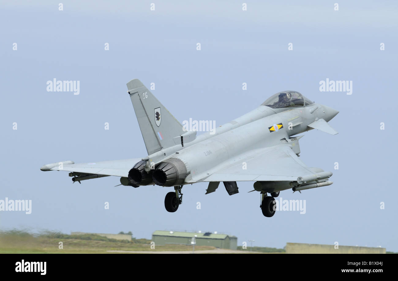 Eurofighter Typhoon F2 Landing at RAF Kinloss as part of the Combined Qualified Weapons Instructors Course Stock Photo