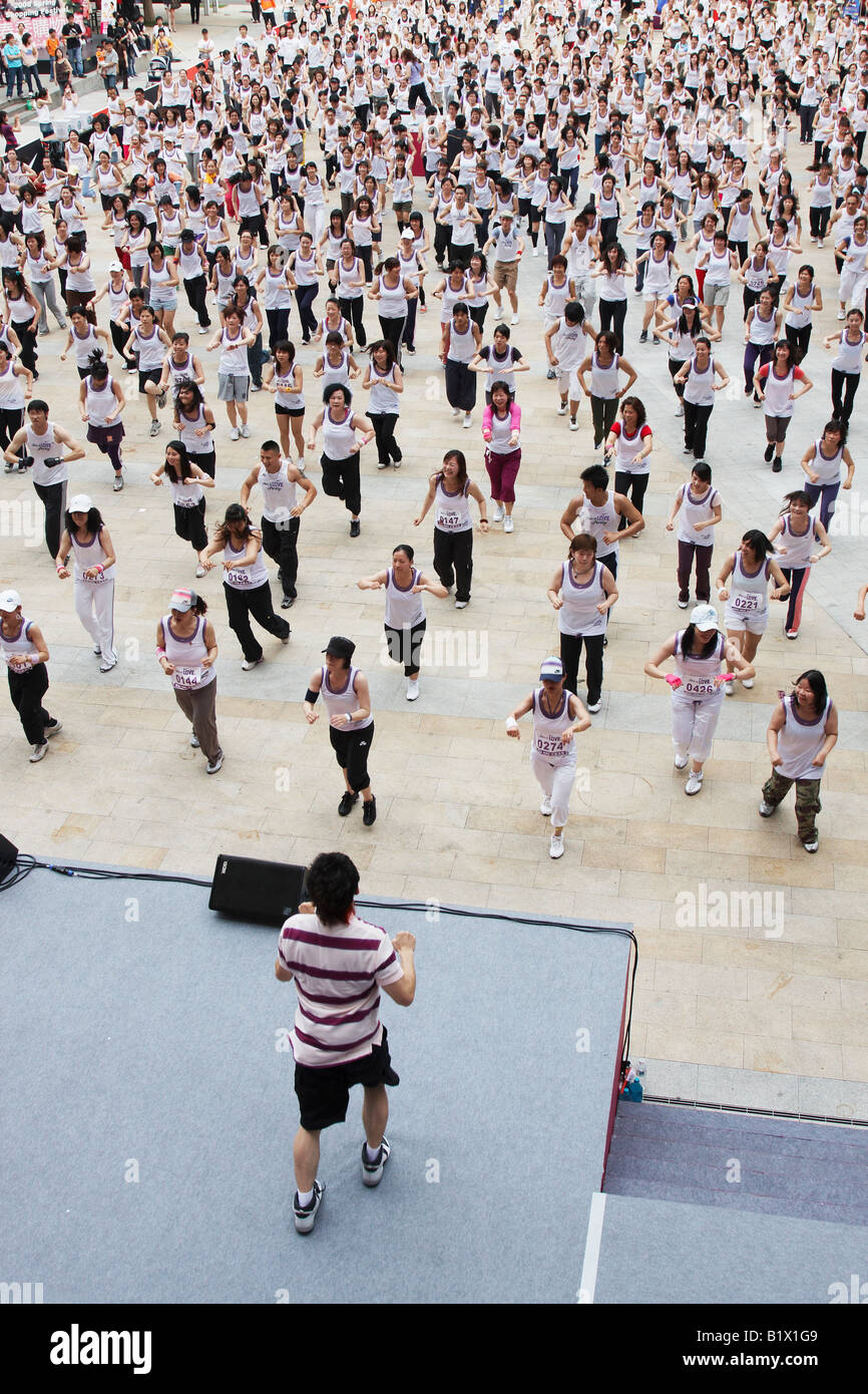 Crowd asian hi-res stock photography and images - Alamy