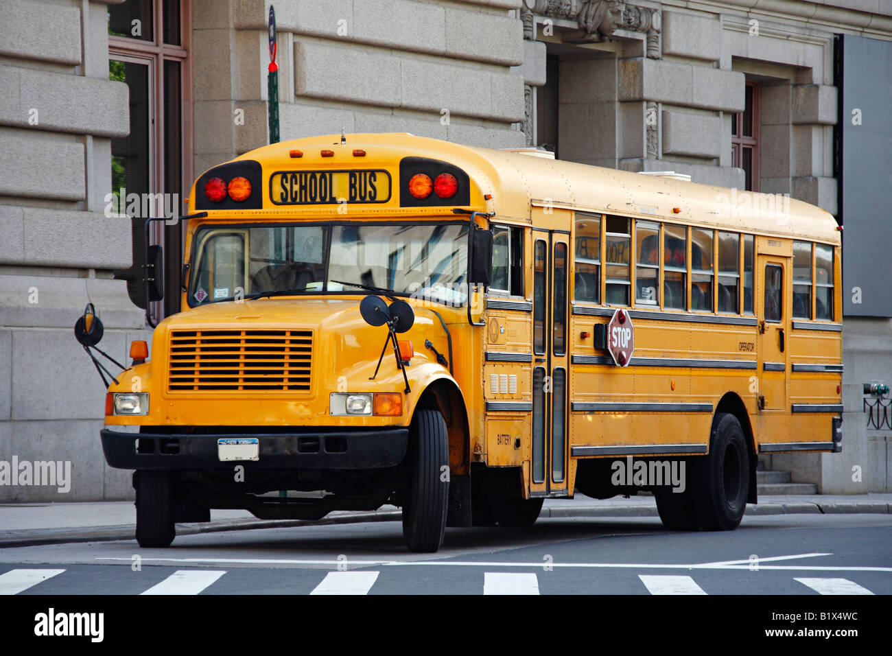 Yellow school bus Manhattan, New York City, USA Stock Photo Alamy