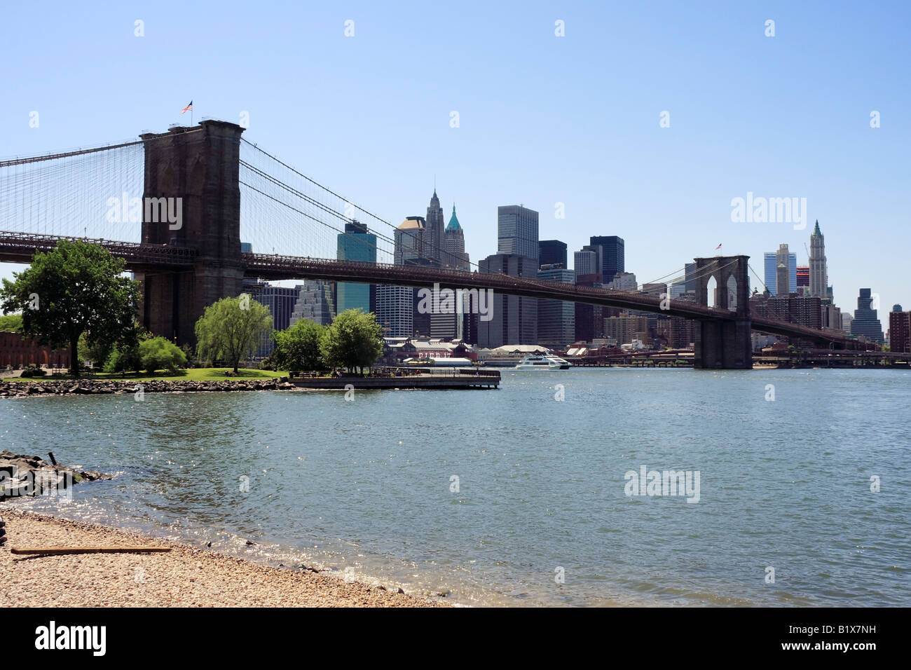 Brooklyn bridge with Manhattan skyline in the background - New York City, USA Stock Photo