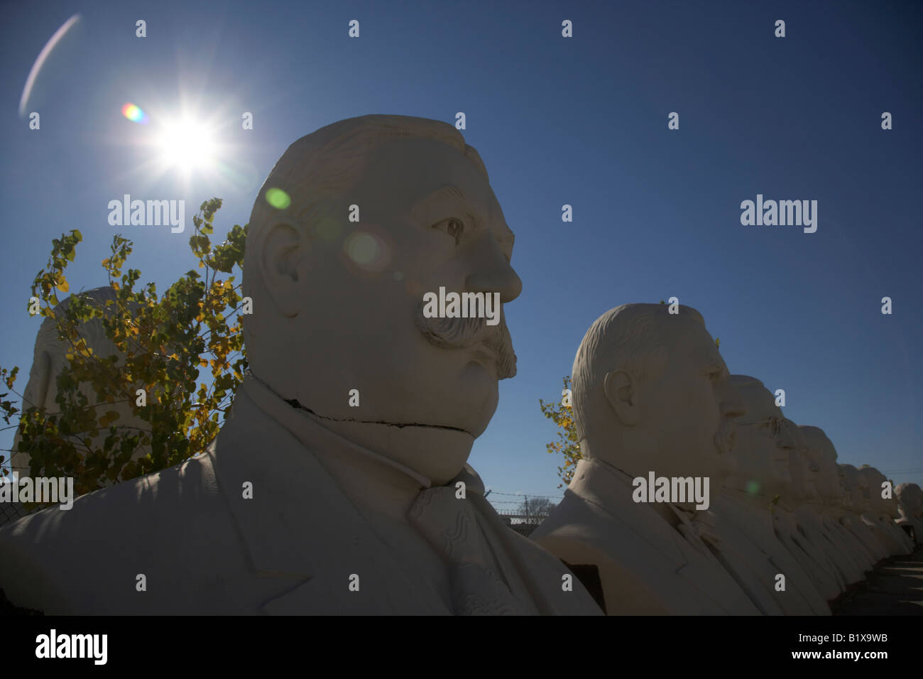 Large model heads of former american presidents stock photo alamy