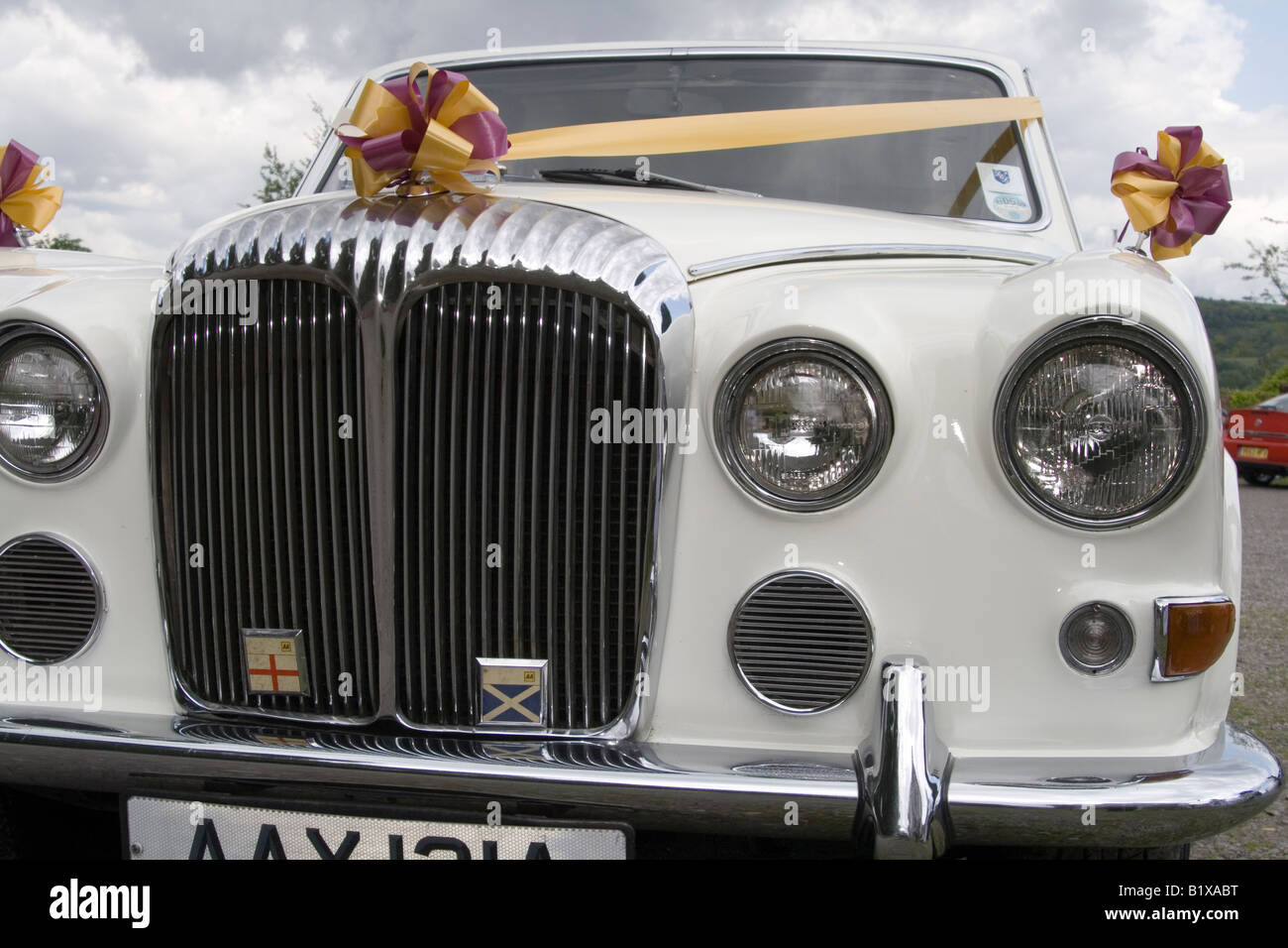 Bentley Wedding Car High Resolution Stock Photography And Images Alamy