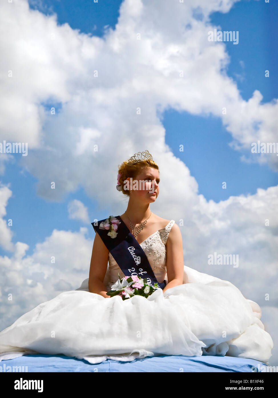 Beauty queen bouquet flowers hi-res stock photography and images - Alamy