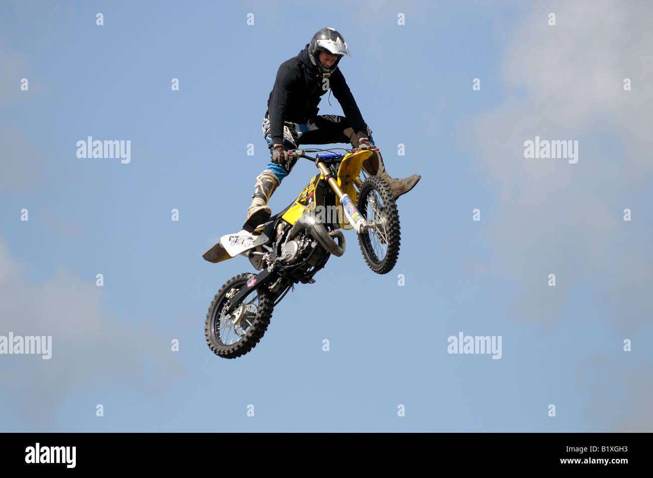 Freestyle motocross stunt rider Stock Photo - Alamy