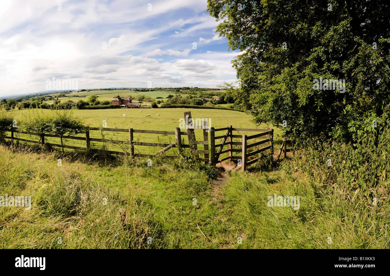 views from the monarchs way long distance footpath tardebigge ...
