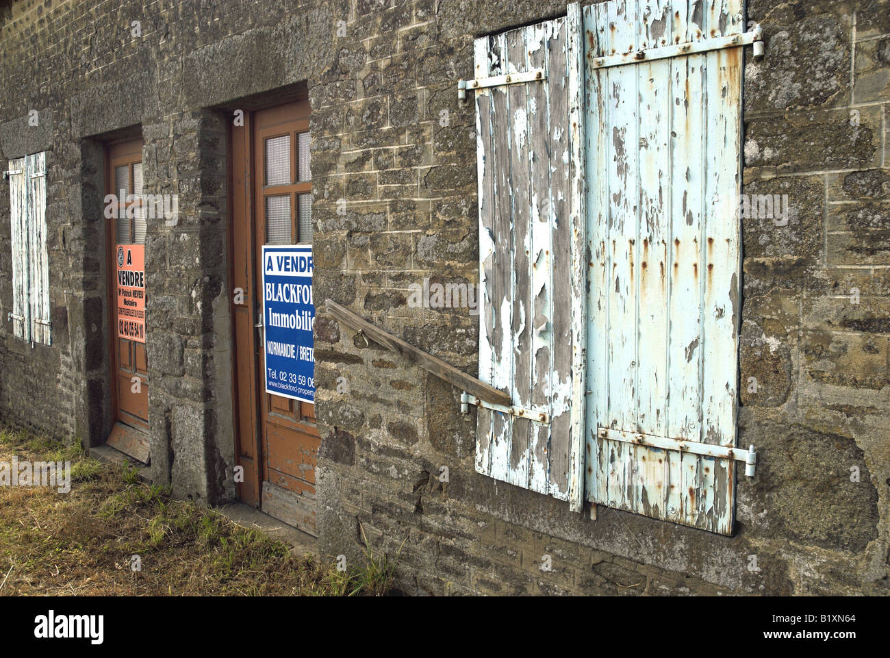 Country cottage for sale a vendre for total renovation between
