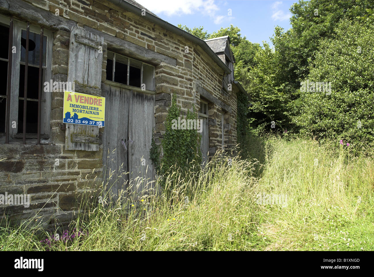 Country cottage for sale a vendre for total renovation Fougerolles de