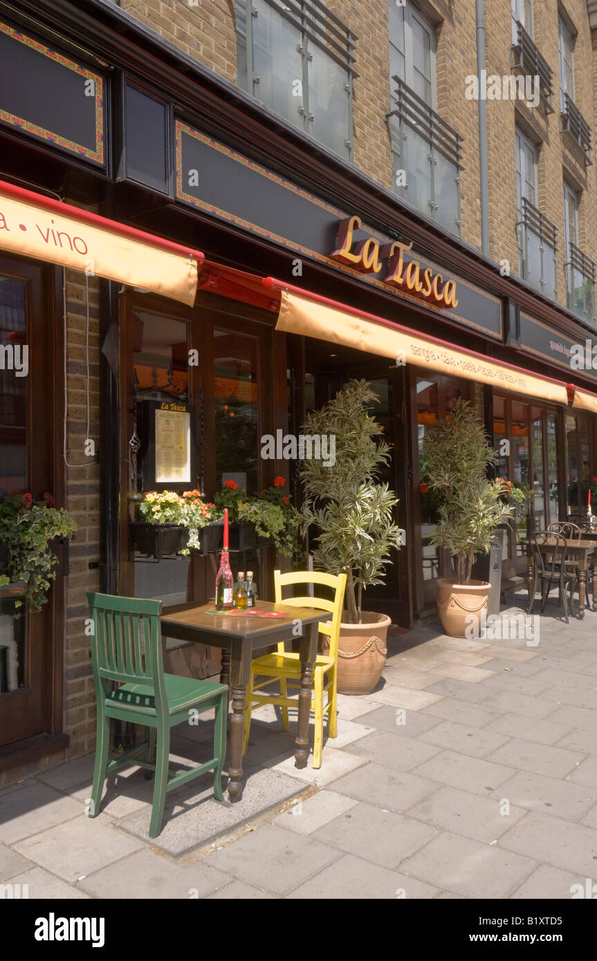 La Tasca Italian Restaurant Essex Road Islington N1 London UK Stock Photo