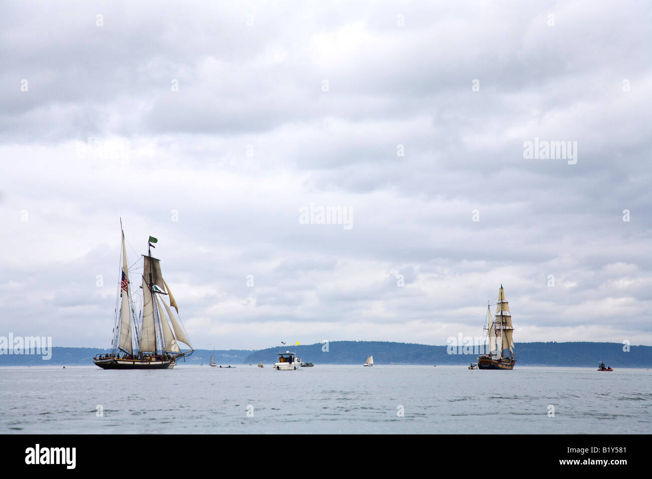 Ships commencement bay hires stock photography and images Alamy