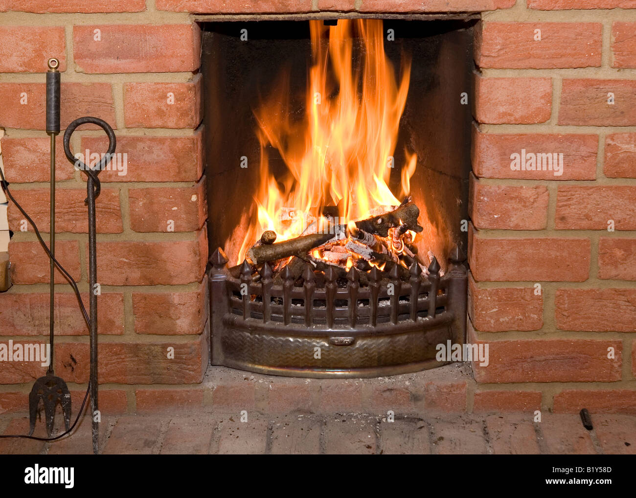 Fire grate hi-res stock photography and images - Alamy