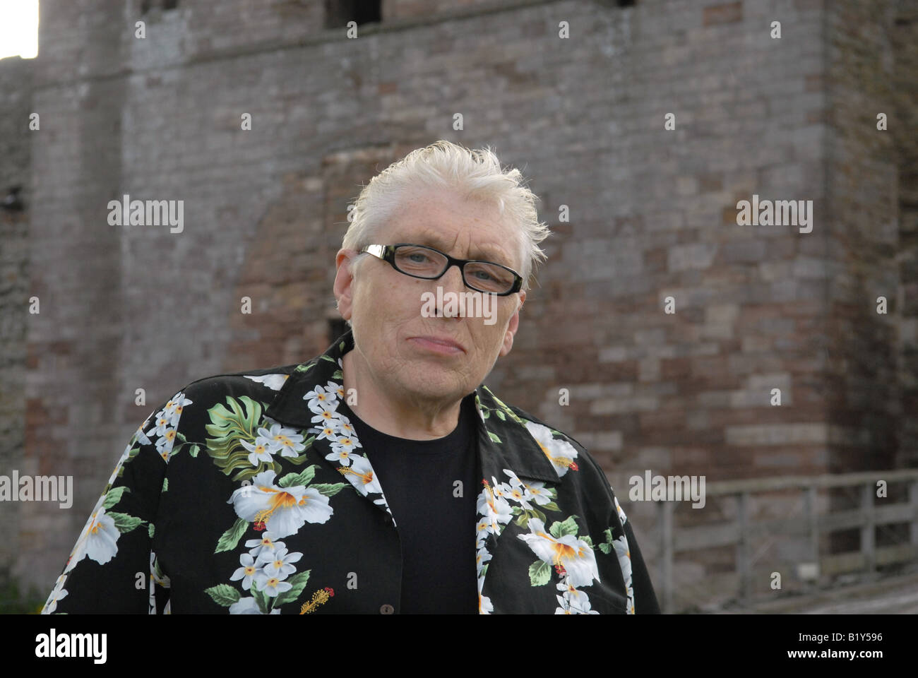 Singer Chris Farlowe backstage at the Stars of the Sixties concert at Ludlow Festival Stock Photo