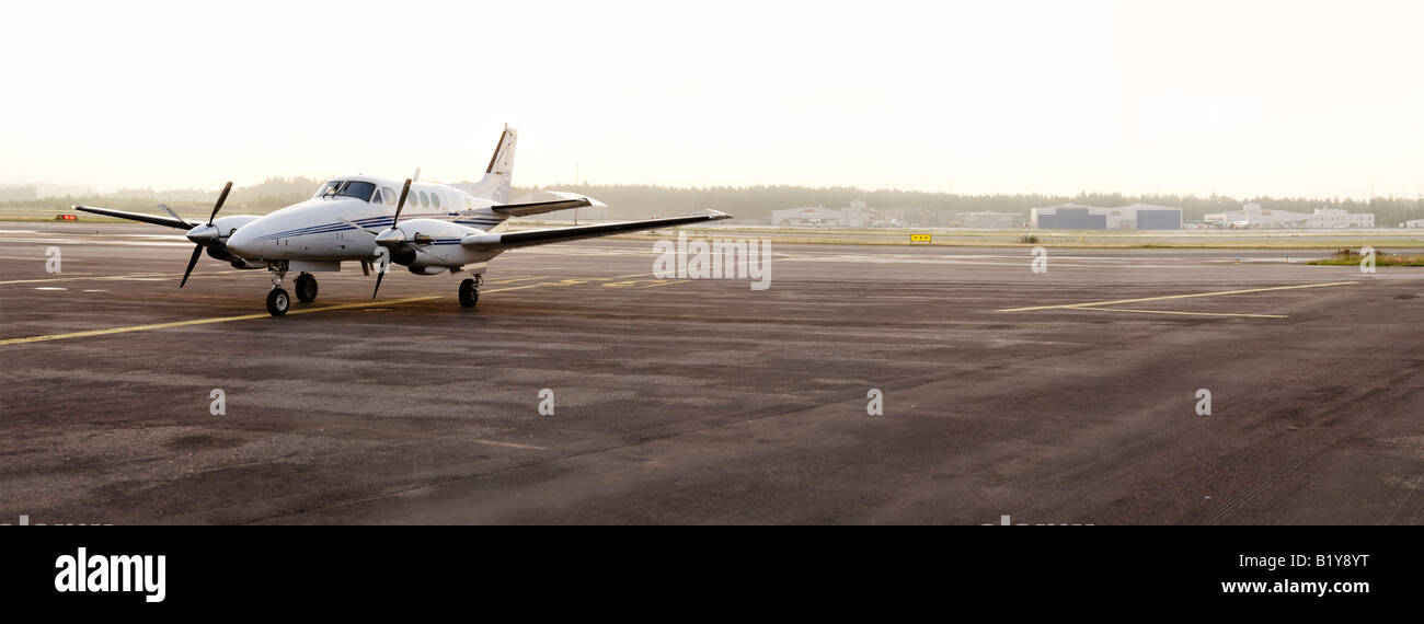 Beechcraft aircraft hi-res stock photography and images - Alamy