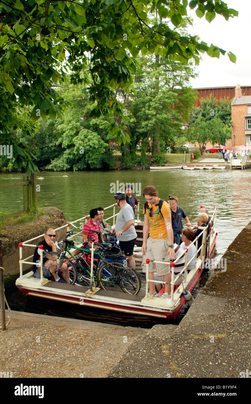 People manoeuvring pedestrian crossing hires stock photography and images Alamy