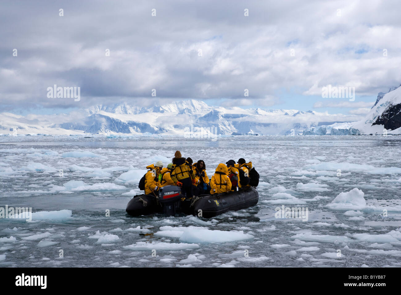 Zodiac boat excursion ice flow hires stock photography and images Alamy