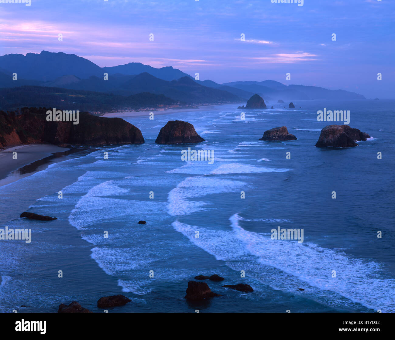 Sea stacks, Pacific Ocean, Oregon, USA Stock Photo Alamy
