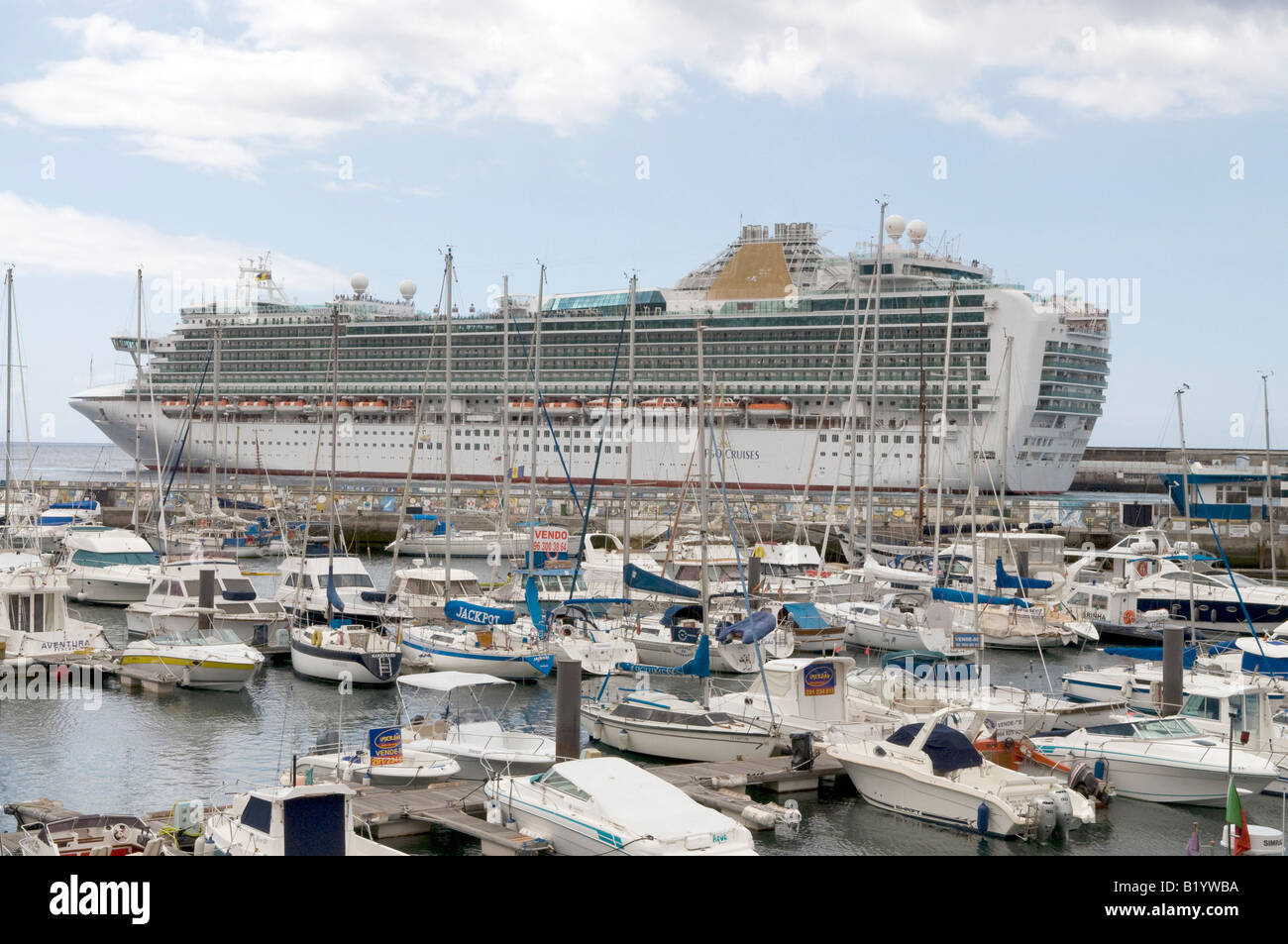 P & O cruise ship 'Ventura' berthing at Funchal harbour, Madeira Stock Photo