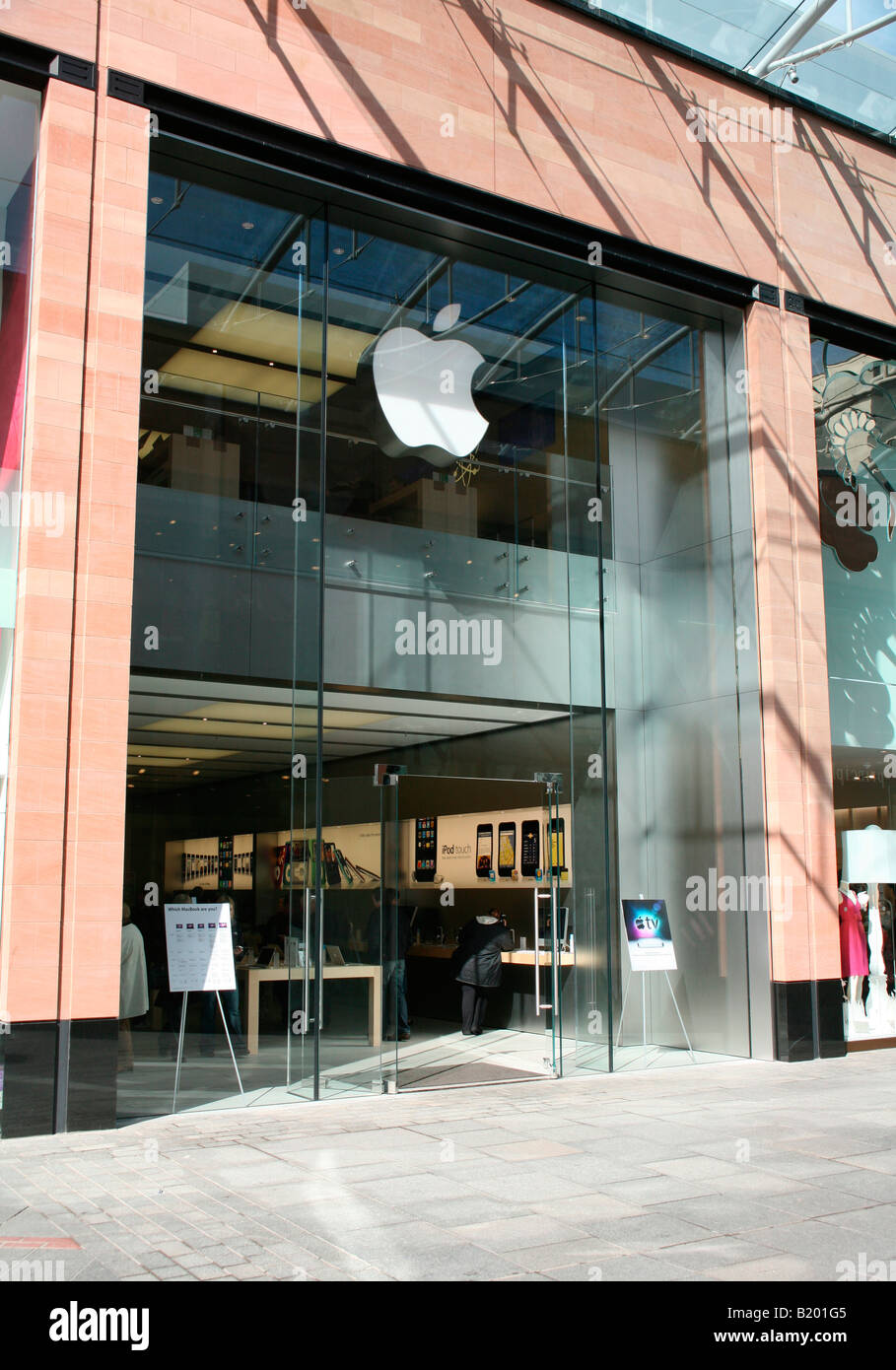 Apple store exeter hires stock photography and images Alamy