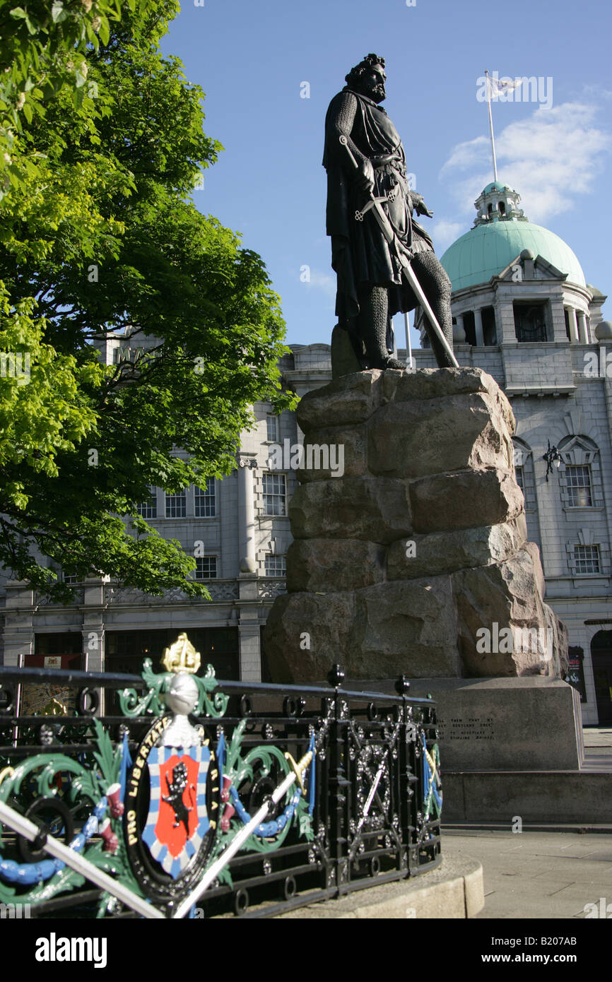 City of Aberdeen, Scotland. The William Wallace monument at Union Terrace with His Majesty’s Theatre in the background. Stock Photo