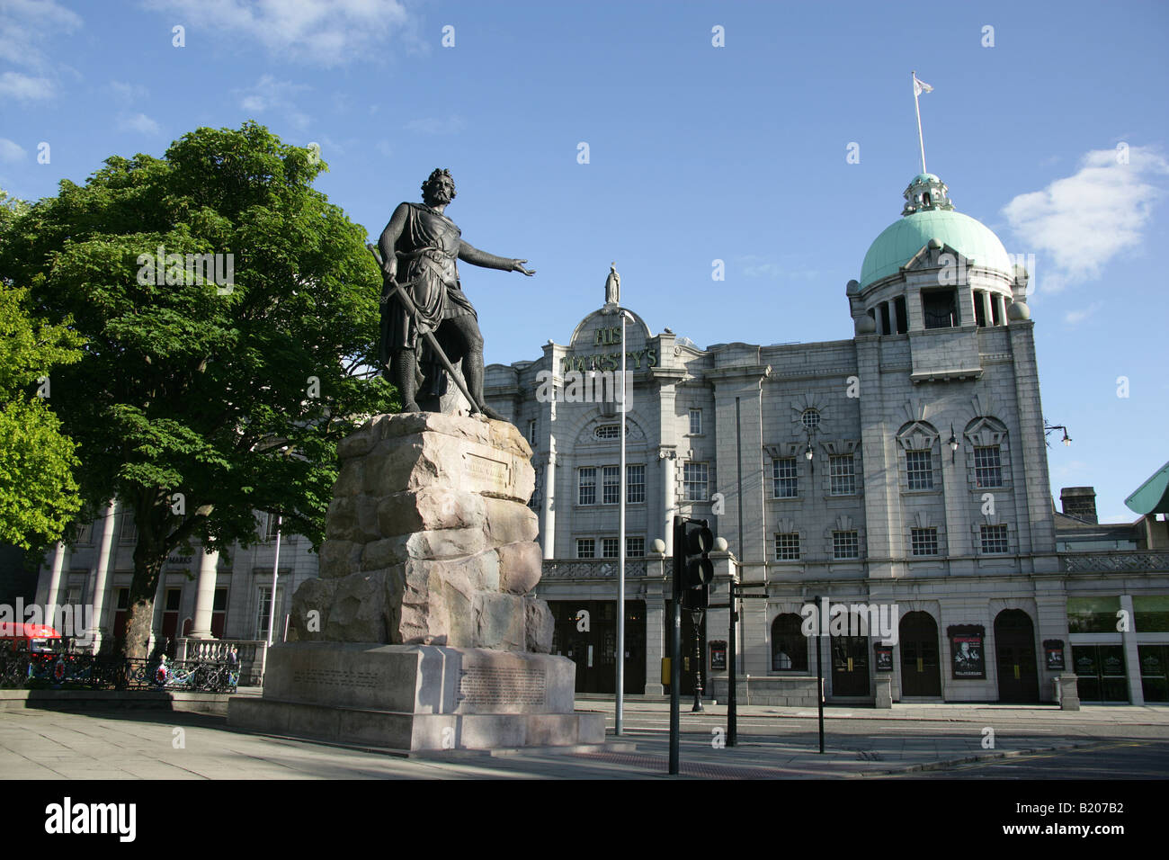 City of Aberdeen, Scotland. The William Wallace monument at Union Terrace with His Majesty’s Theatre in the background. Stock Photo