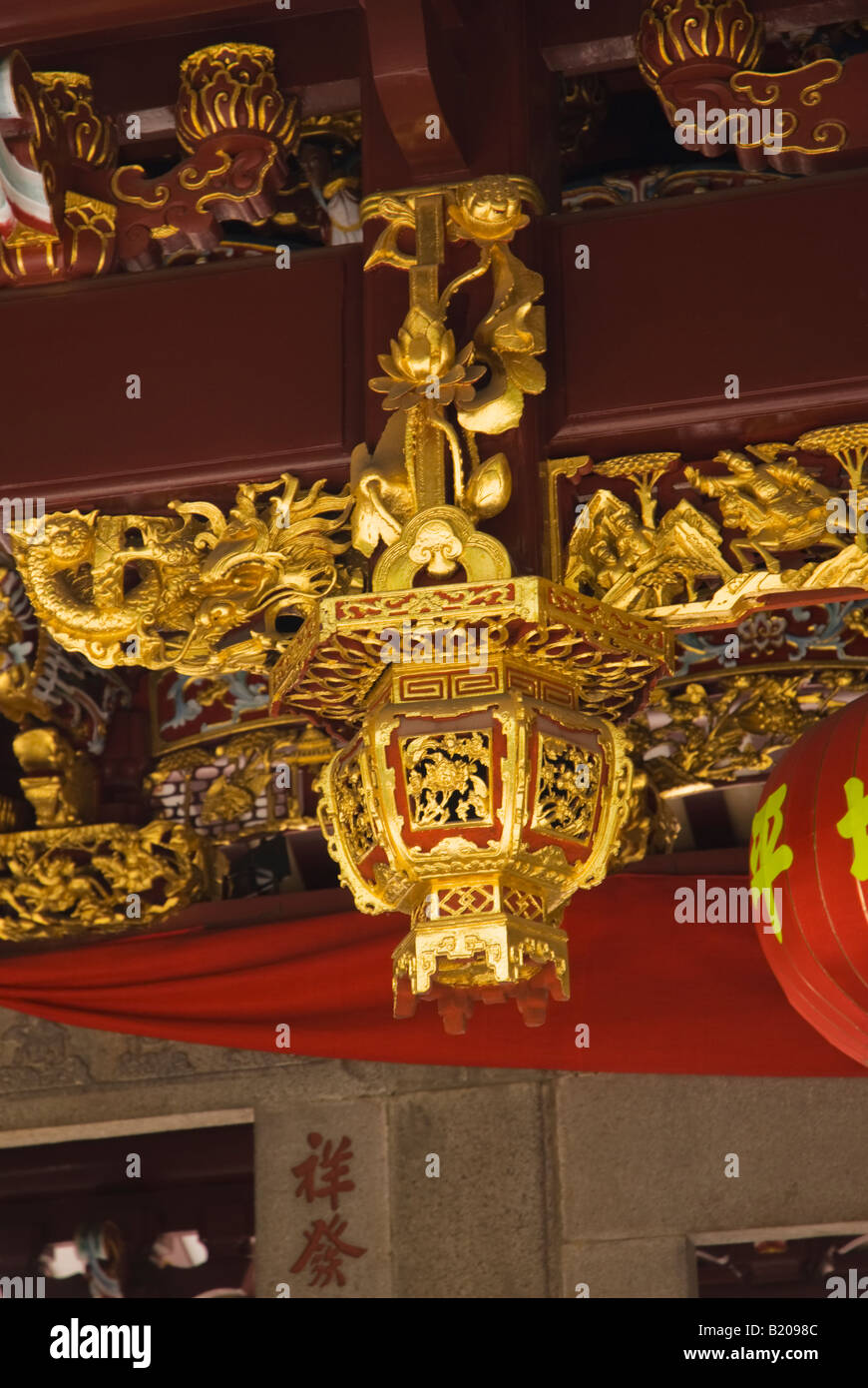 Artwork inside a Chinese Temple in Singapore Stock Photo