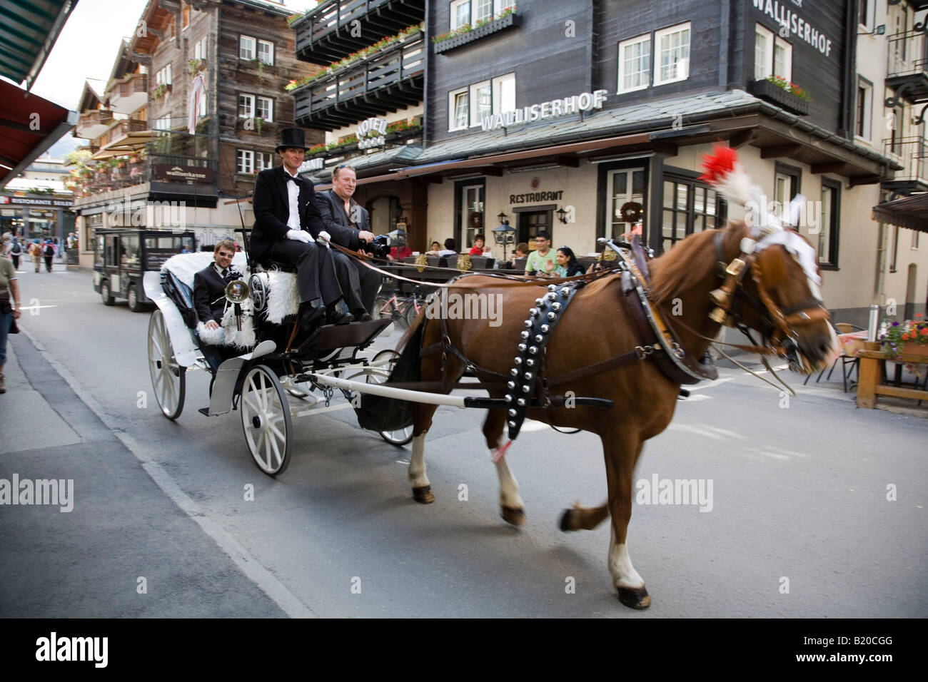 Carriage horse zermatt switzerland hires stock photography and images Alamy