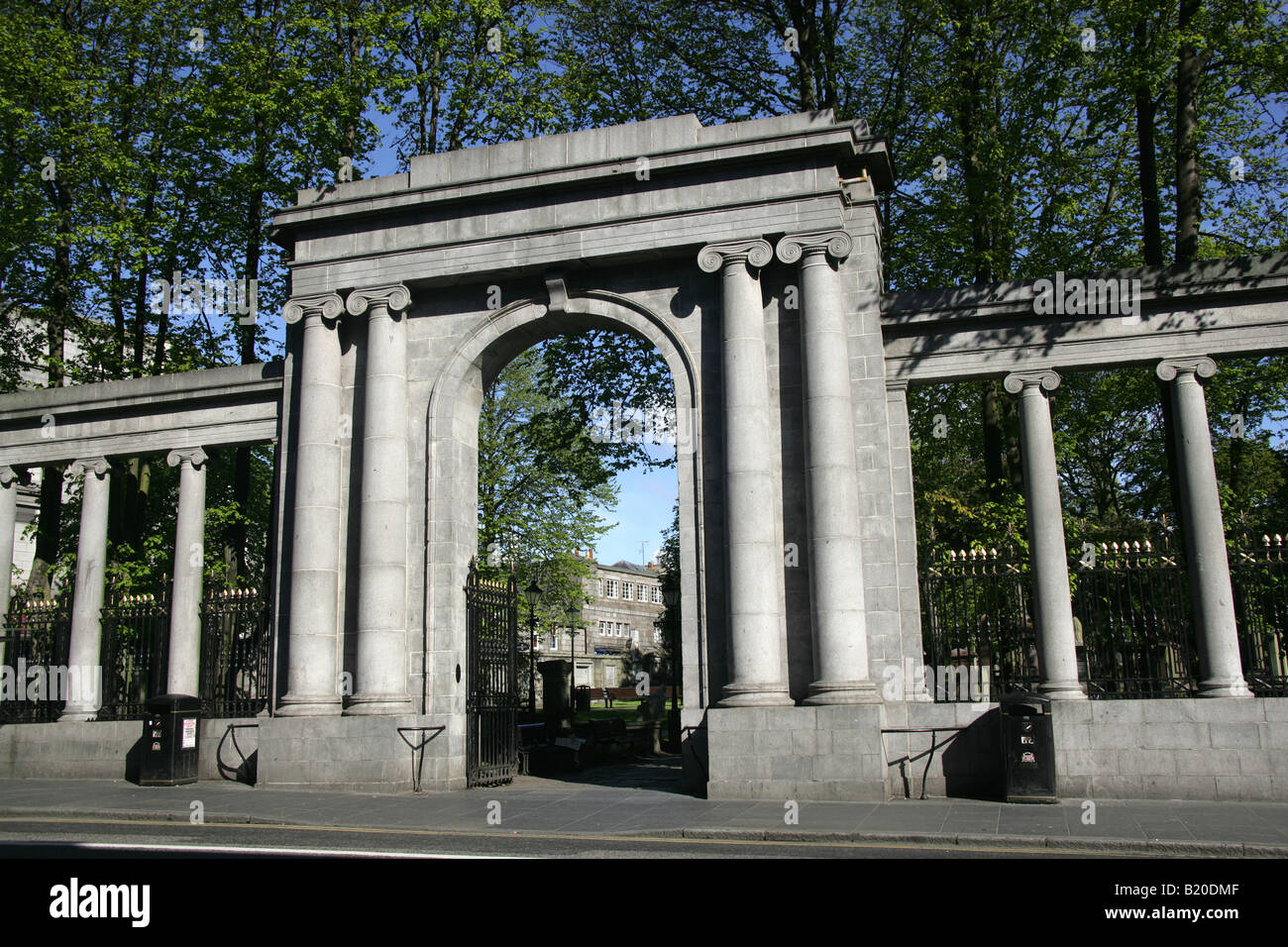 City of Aberdeen, Scotland. The John Smith designed Grecian Screening at the entrance to the Kirkyard of Saint Nicholas. Stock Photo