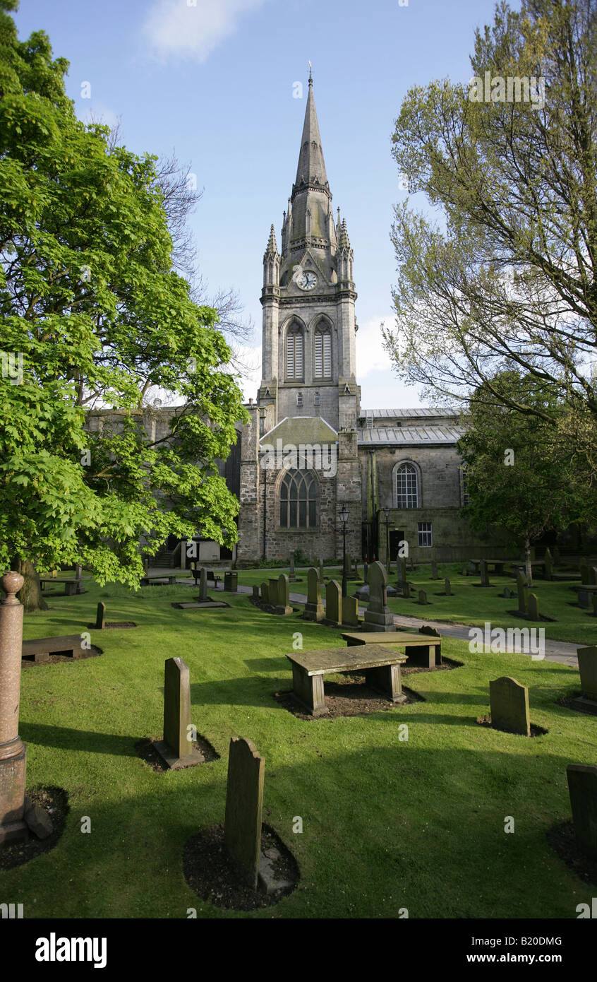 City of Aberdeen, Scotland. View of the Kirk of Saint Nicholas, St Nicholas Kirkyard. Stock Photo
