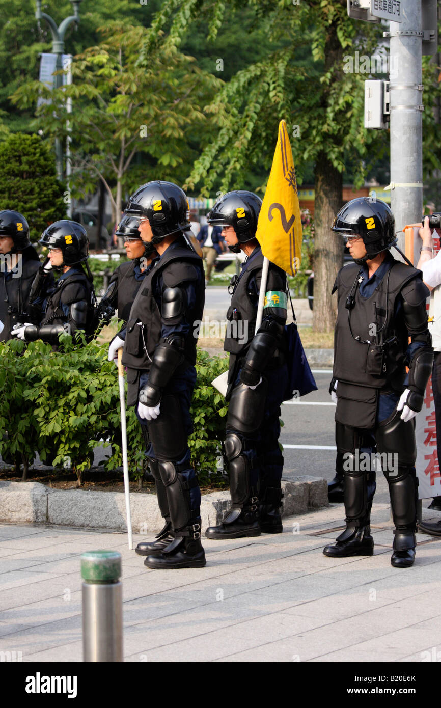 Japanese Police officers in riot gear at the G8 summit in Sapporo. Stock Photo