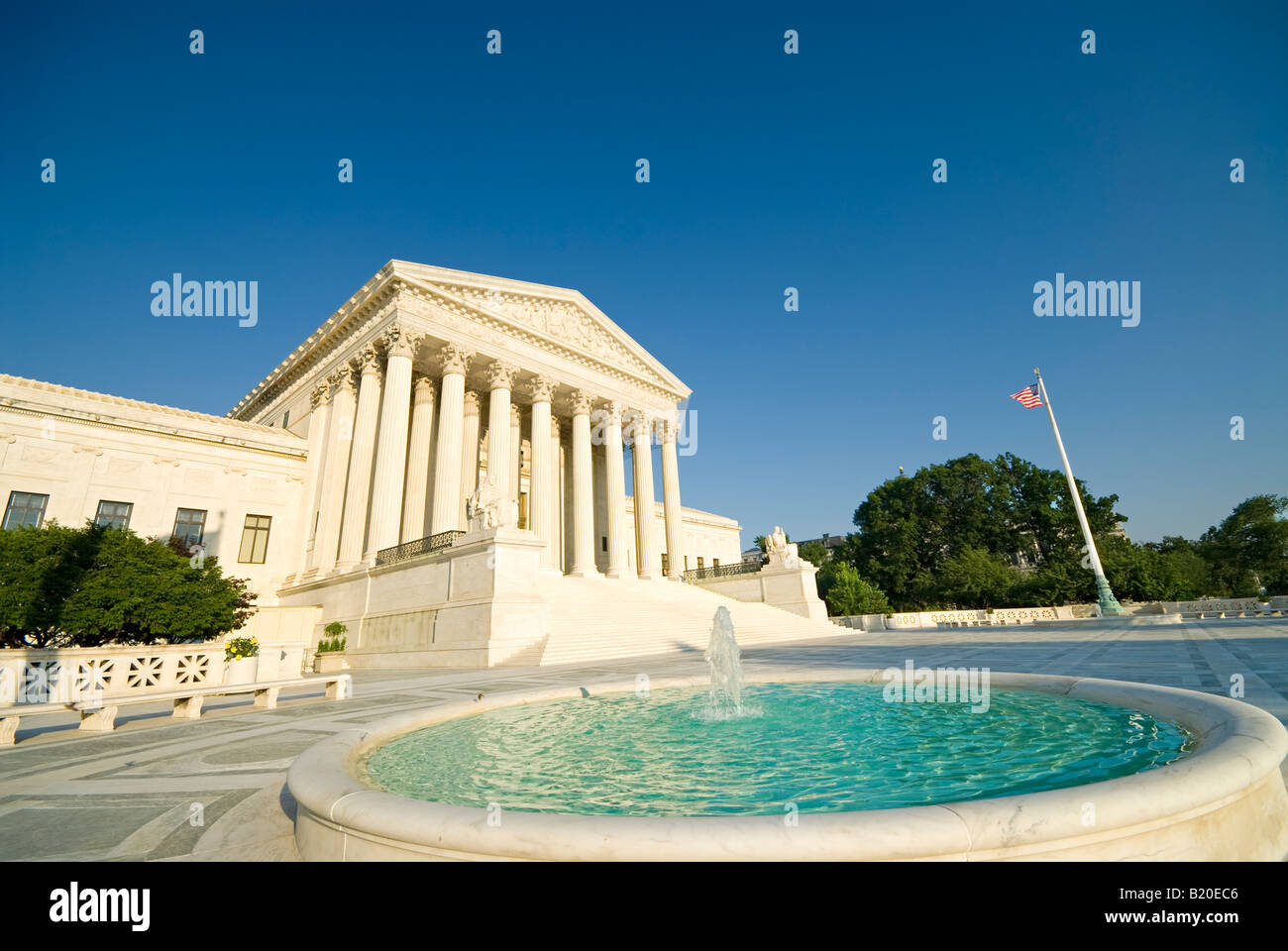 WASHINGTON, D.C. — The United States Supreme Court Building stands ...