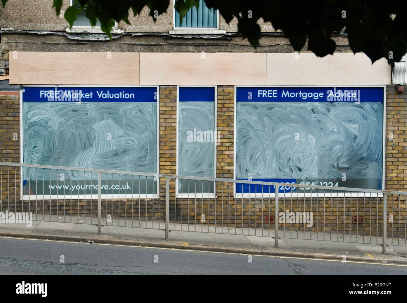 Closed down "Your Move" Estate Agent on a South London street Stock Photo