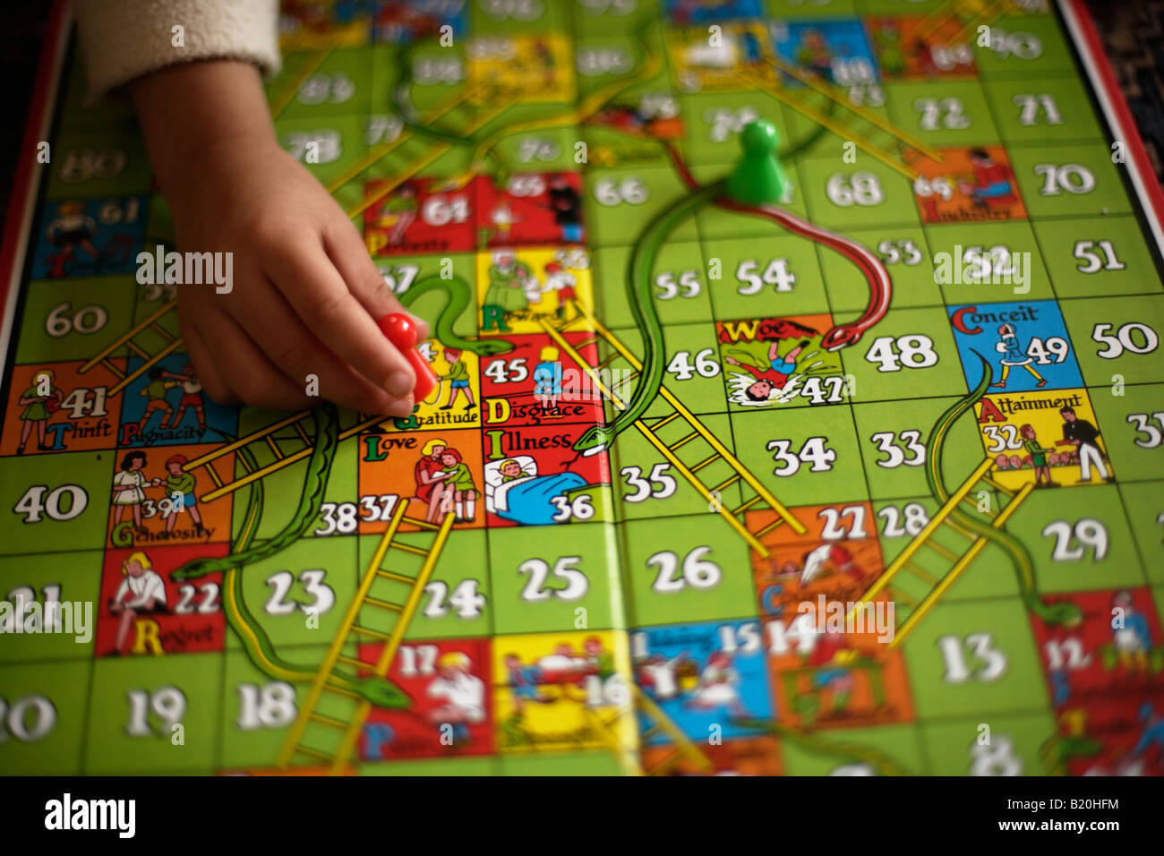 The Best Way to Play Snakes and Ladders